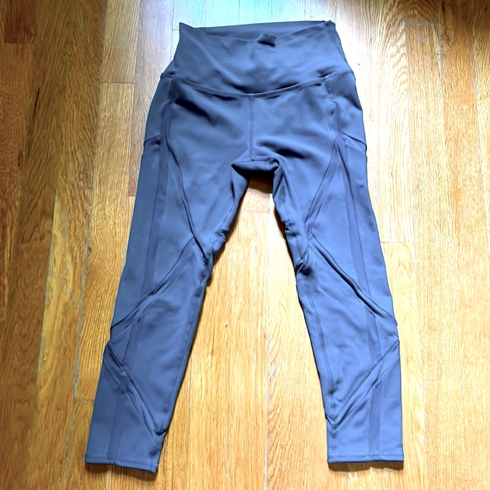 *Excellent condition* High-waist Alo Leggings 🖤